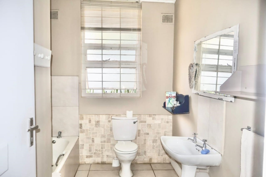 To Let 3 Bedroom Property for Rent in Loevenstein Western Cape
